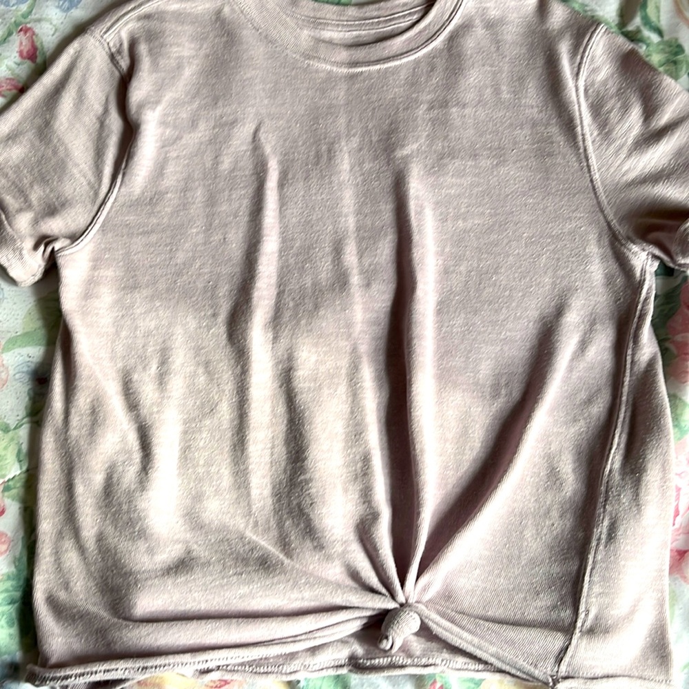 Cute lavender blouse, sized Large. Brand is unknown.
